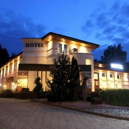 Hotel Pod Jeleniem Tuchola Kültér fotó