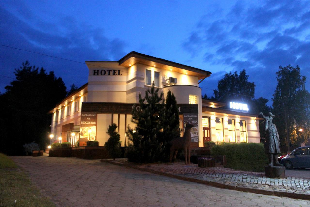 Hotel Pod Jeleniem Tuchola Kültér fotó