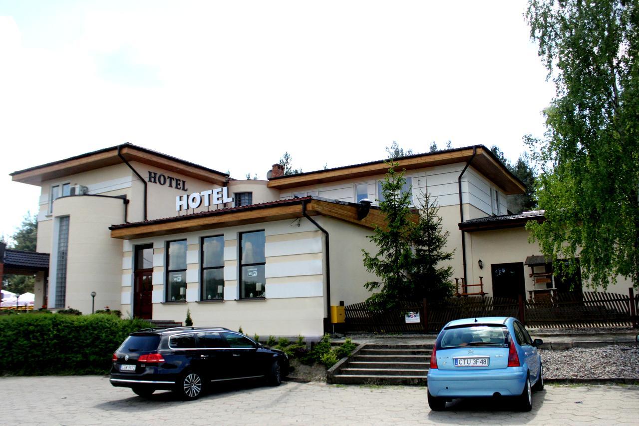 Hotel Pod Jeleniem Tuchola Kültér fotó