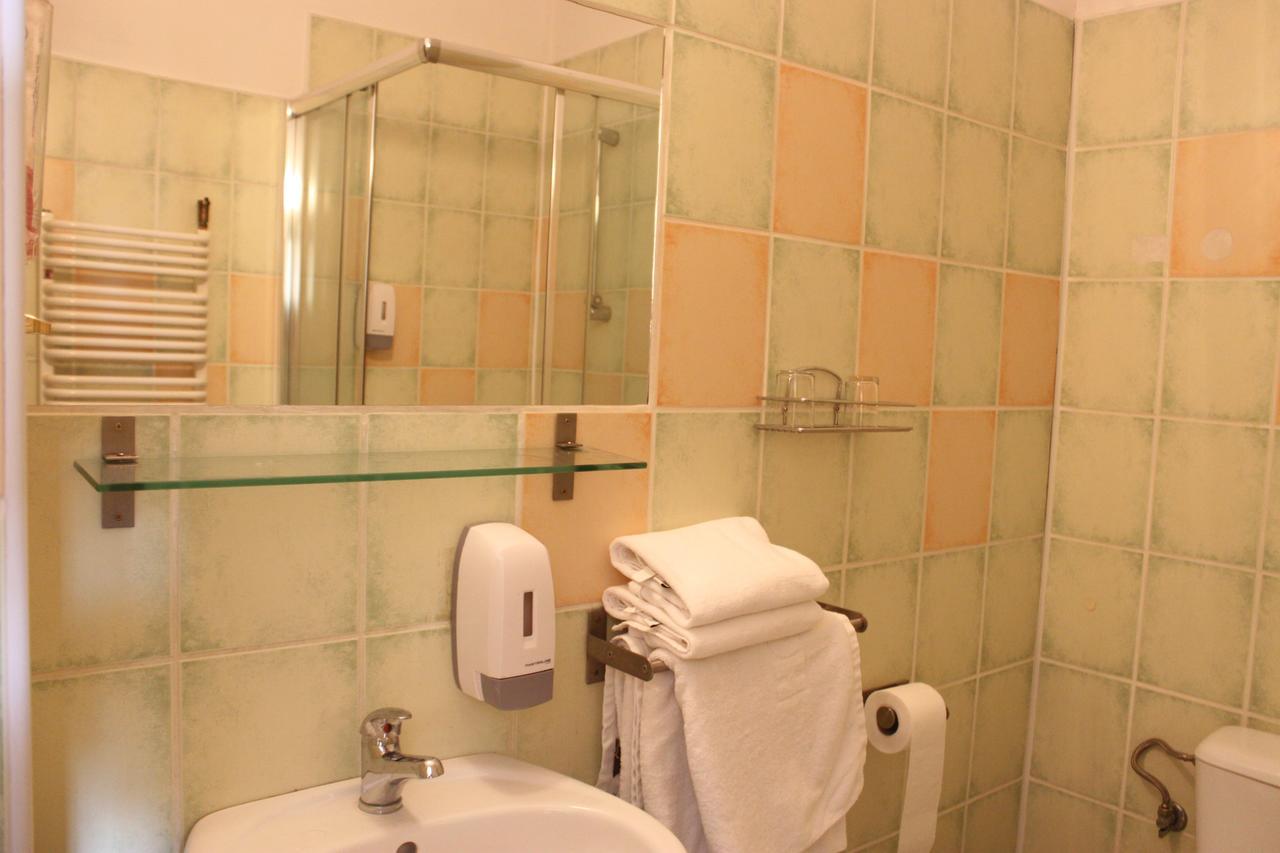 Hotel Pod Jeleniem Tuchola Kültér fotó