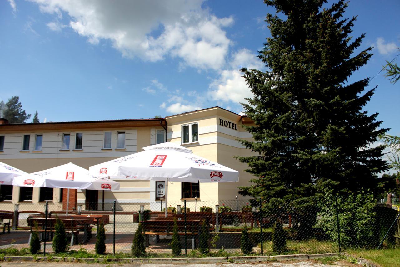 Hotel Pod Jeleniem Tuchola Kültér fotó