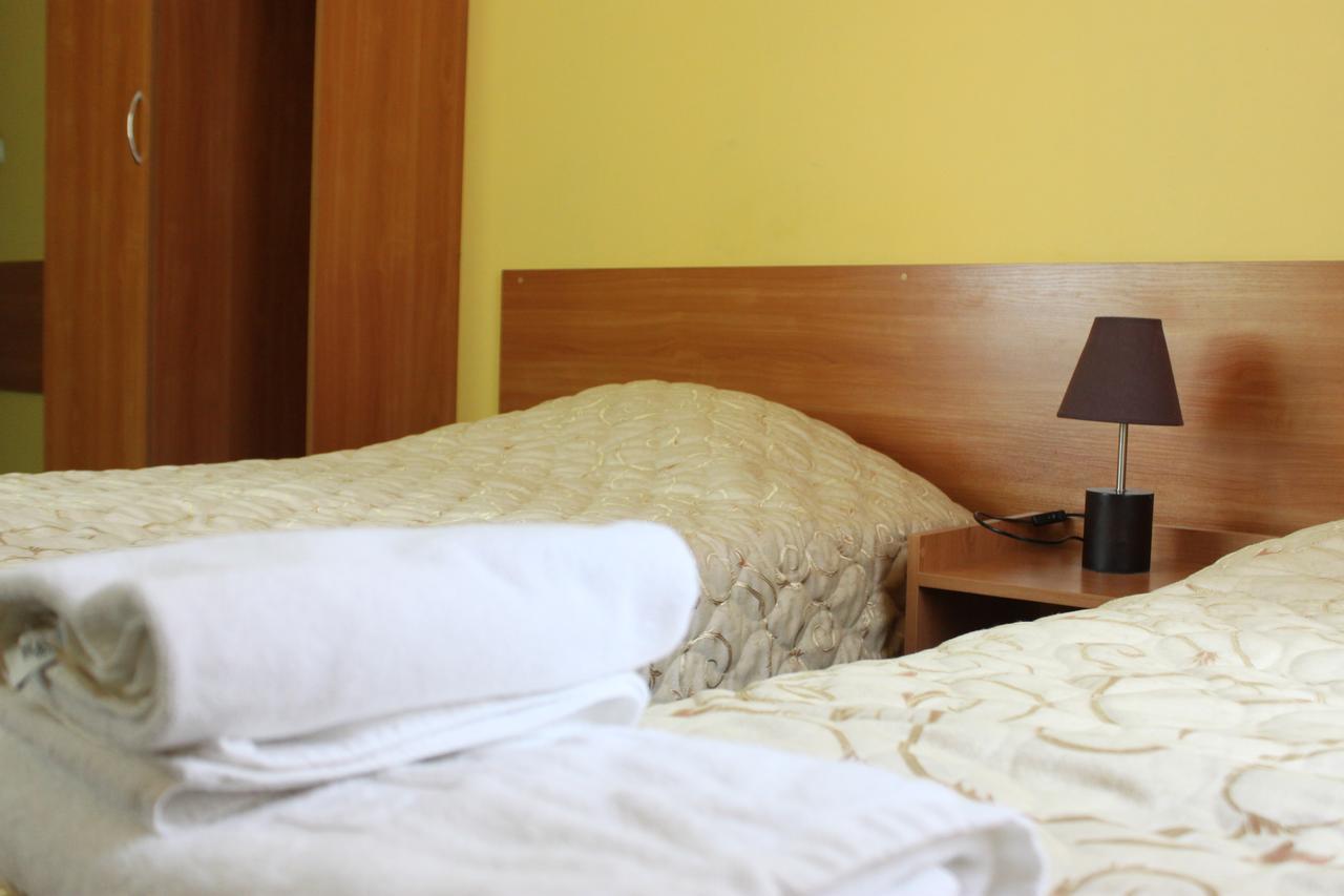 Hotel Pod Jeleniem Tuchola Kültér fotó