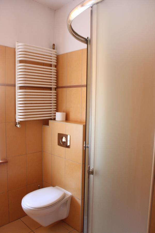 Hotel Pod Jeleniem Tuchola Kültér fotó