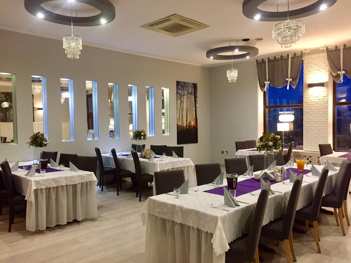 Hotel Pod Jeleniem Tuchola Kültér fotó